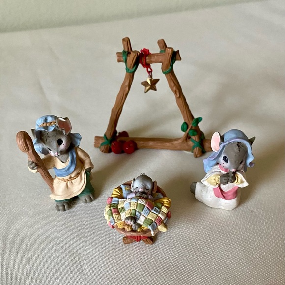 Midwest Mousekins Nativity Set - Picture 13 of 16